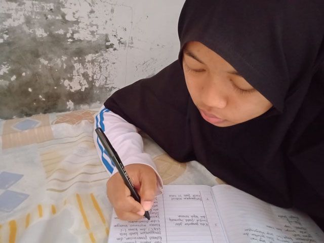  Bahasa Indonesia Kelas XII, Senin, 16 Agustus 2021